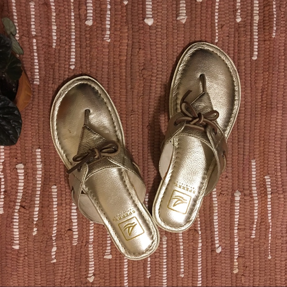 Sperry Top-Sider gold metallic sandals — Size 7.5M